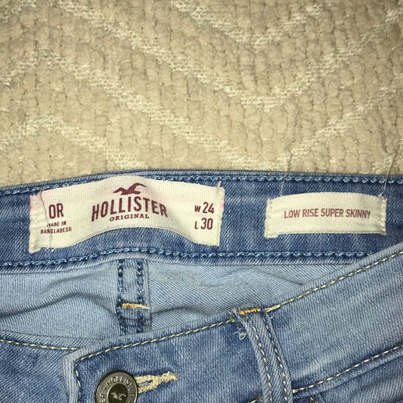Hollister low rise ripped skinny jeans - Picture 2 of 4